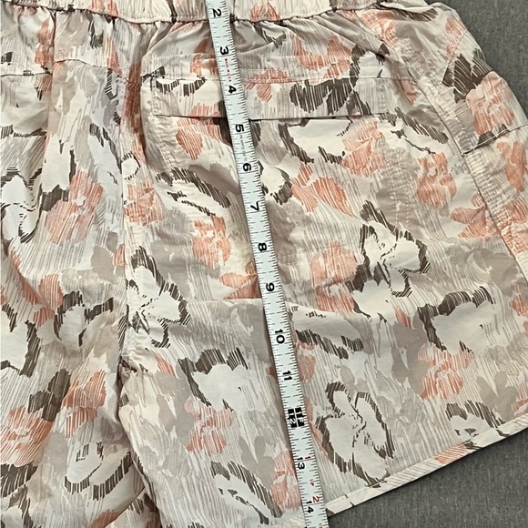 NWT FP Movement Free People into the wild Printed Mid Rise Shorts size XS - Picture 9 of 15